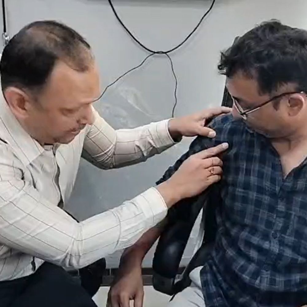 जमशेदपुर के निजी अस्पताल में डॉक्टर पर हमला:  मरीज के परिजनों ने की मारपीट, युवक हुए फरार; IMA ने सुरक्षा की मांग की – Jamshedpur (East Singhbhum) News