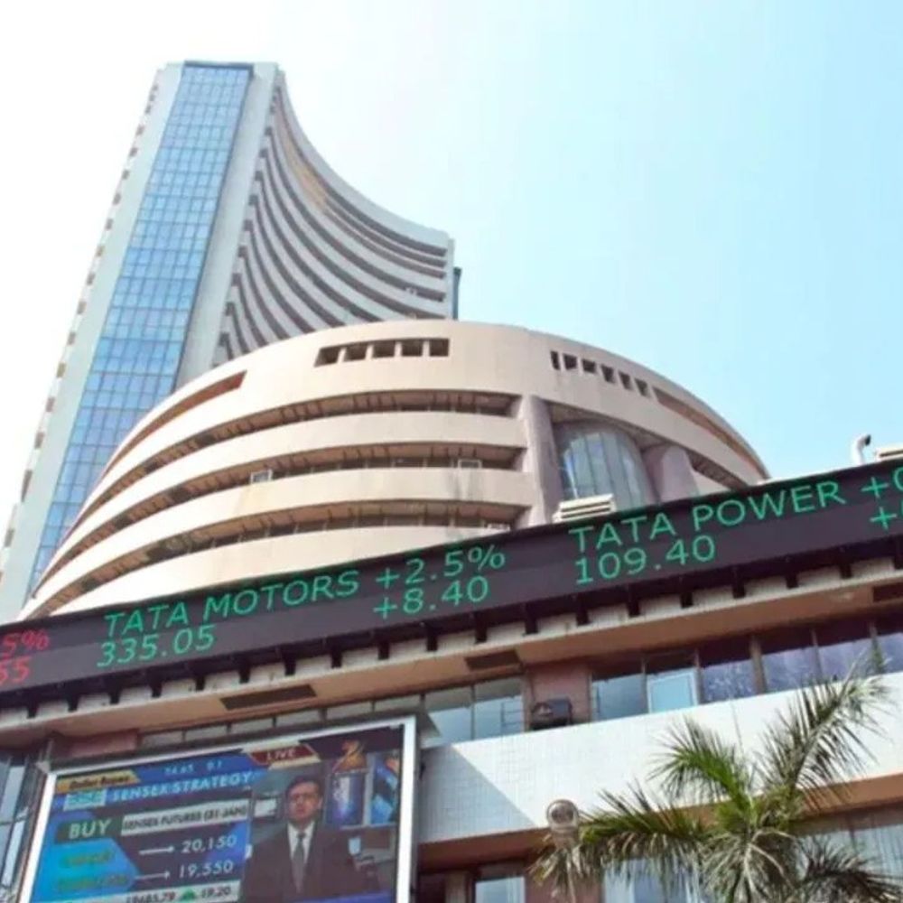 सेंसेक्स 250 अंक गिरकर 77,000 के स्तर पर आया:  निफ्टी में भी 100 अंक की गिरावट, ये 24,000 के स्तर पर कारोबार कर रहा