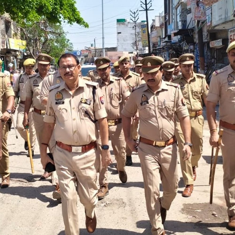 गाजियाबाद में पुलिस का अतिक्रमण हटाओ अभियान-2 गज पीछे:पुलिस कमिश्नर बोले- हर थाना प्रभारी और ACP की जिम्मेदायरी तय की गई