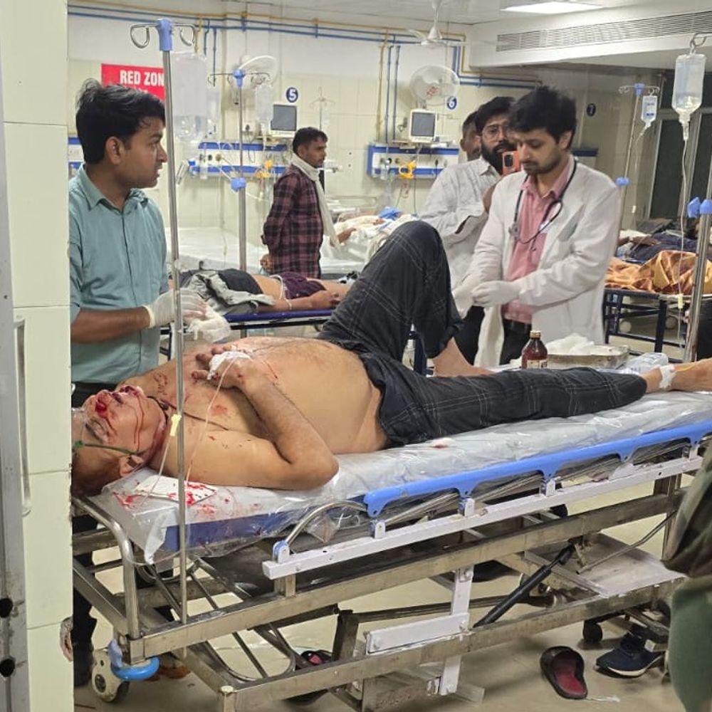 तीर्थ पुरोहित पर फायरिंग में बेटों-बहू पर FIR:पत्नी बोलीं, प्रॉपर्टी के विवाद में कराया गया हमला, हमलावर पकड़ से दूर