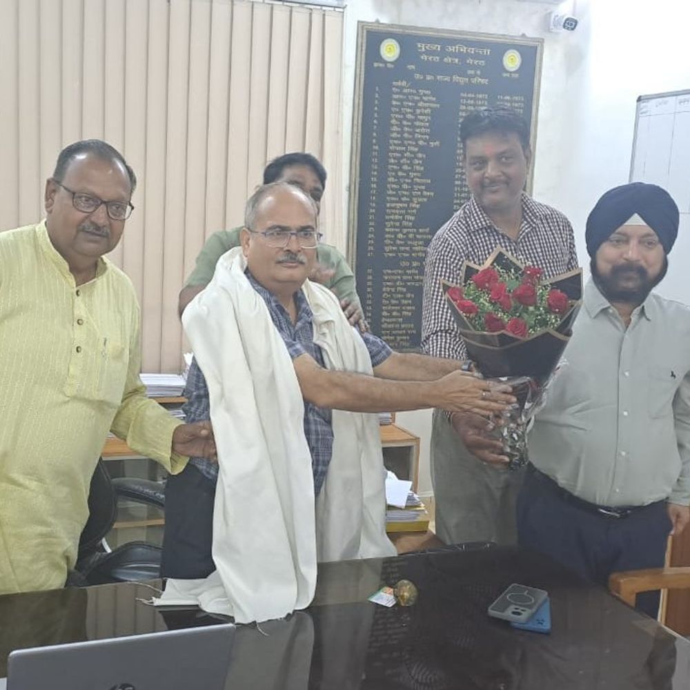 शास्त्रीनगर के व्यापारी हाइडल विभाग के चीफ इंजीनियर से मिले:बोले- आवास विकास की कार्रवाई के बाद कनेक्शन काटने को लेकर आ रहे फोन