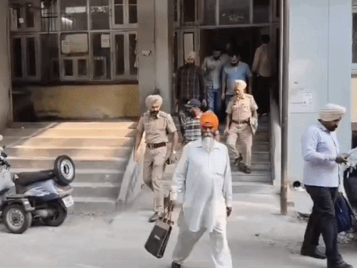 अमृतसर कचहरी अपहरण मामले में SHO गिरफ्तार:  अदालत ने एक दिन का पुलिस रिमांड दिया, जांच में तेजी जारी – Amritsar News