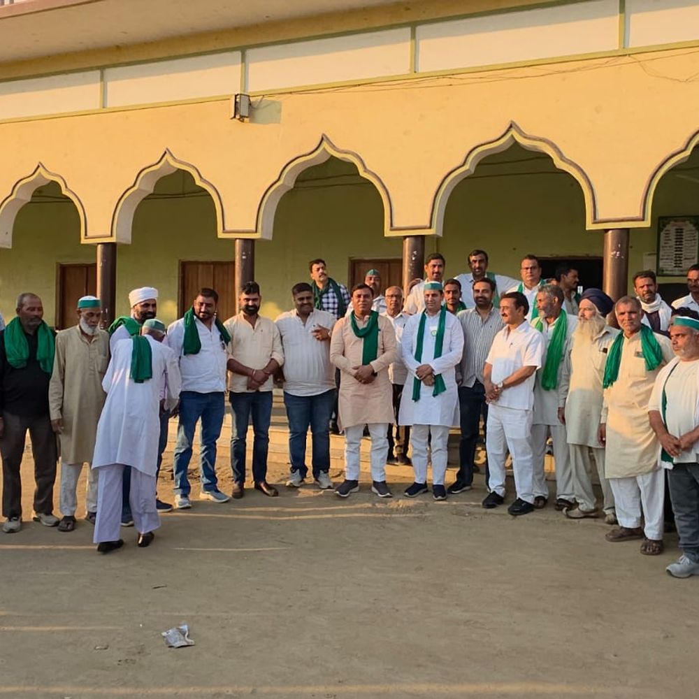 भाकियू जिलाध्यक्ष की पुलिस को चेतावनी, चरथावल थाने पर धरना:टिकैत पुण्यतिथि, सदस्यता अभियान और हरिद्वार महाकुंभ पर बनी रणनीति