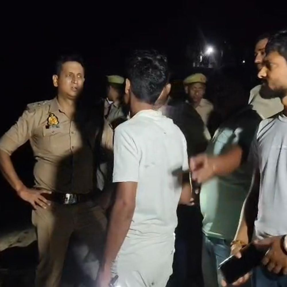 हमीरपुर में यमुना नदी में नाव पलटी, 6 लोग लापता:3 को नाव चालक ने बचाया, NDRF टीम बुलाई गई