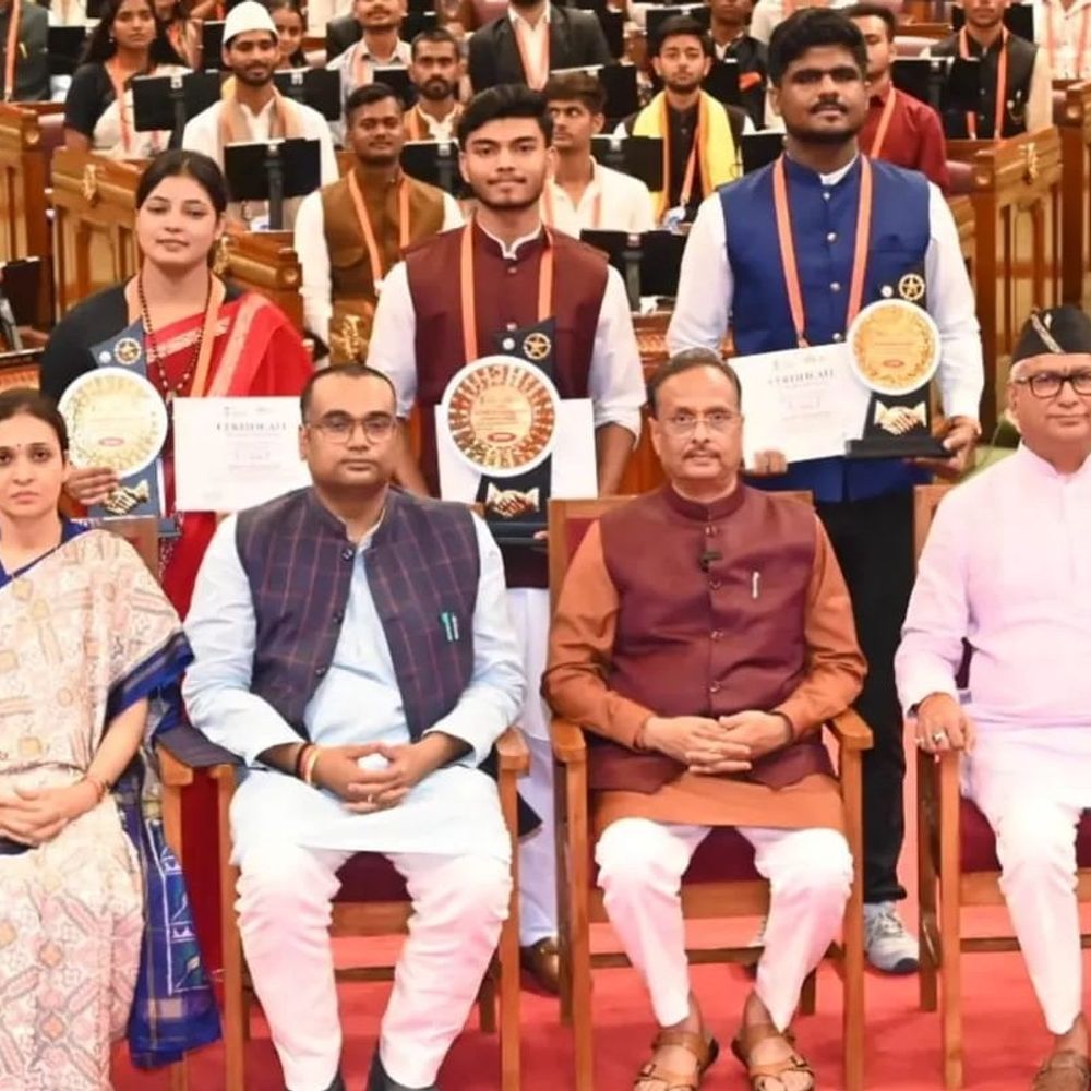 कानपुर के रश्मि रंजन अब दिल्ली की संसद में बोलेंगे:राज्य स्तरीय युवा संसद में जीता तीसरा स्थान, विधानसभा में दी शानदार प्रस्तुति
