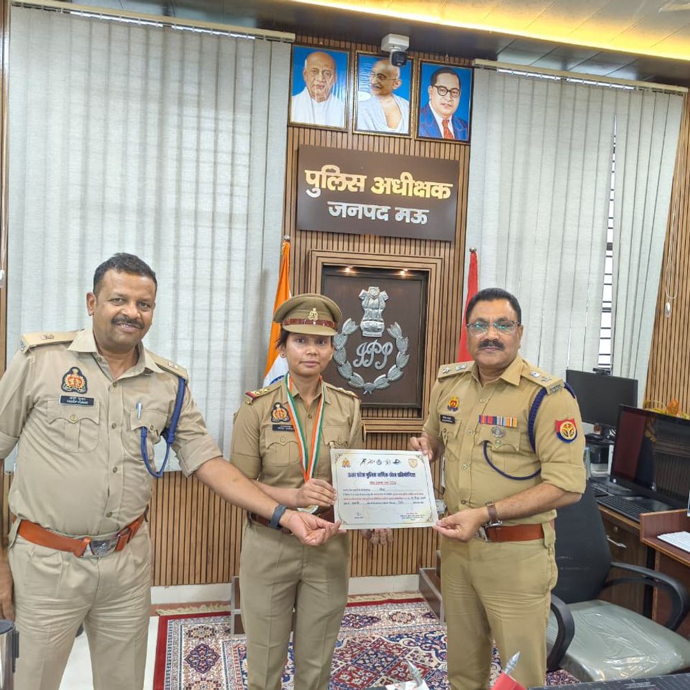 महिला उपनिरीक्षक कोमल कसौधन ने जीता सिल्वर मेडल:यूपी पुलिस भारोत्तोलन प्रतियोगिता में 57 किग्रा वर्ग में दूसरा स्थान