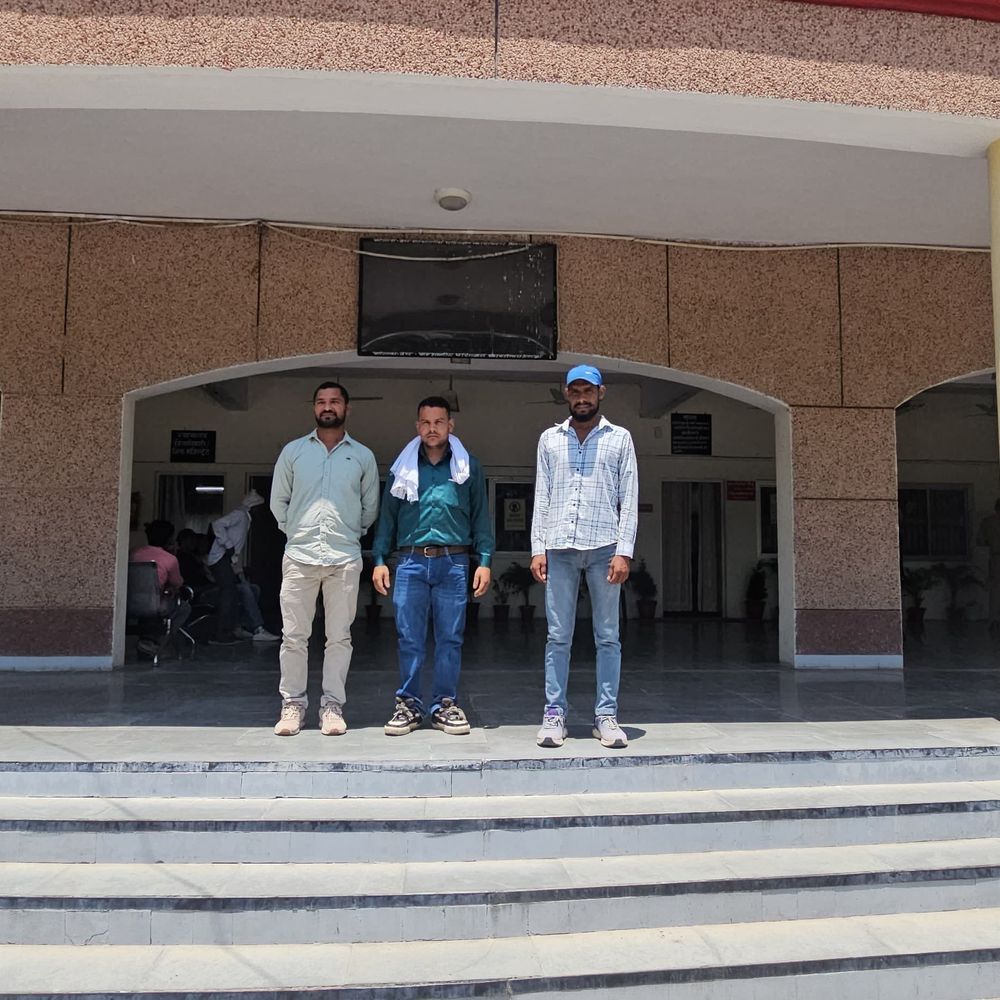 अमरोहा में राशन घोटाला, ग्रामीणों का वीडियो साक्ष्य 'AI' बताकर:जिलाधिकारी से निष्पक्ष जांच की मांग, डीलर पर कालाबाजारी का आरोप