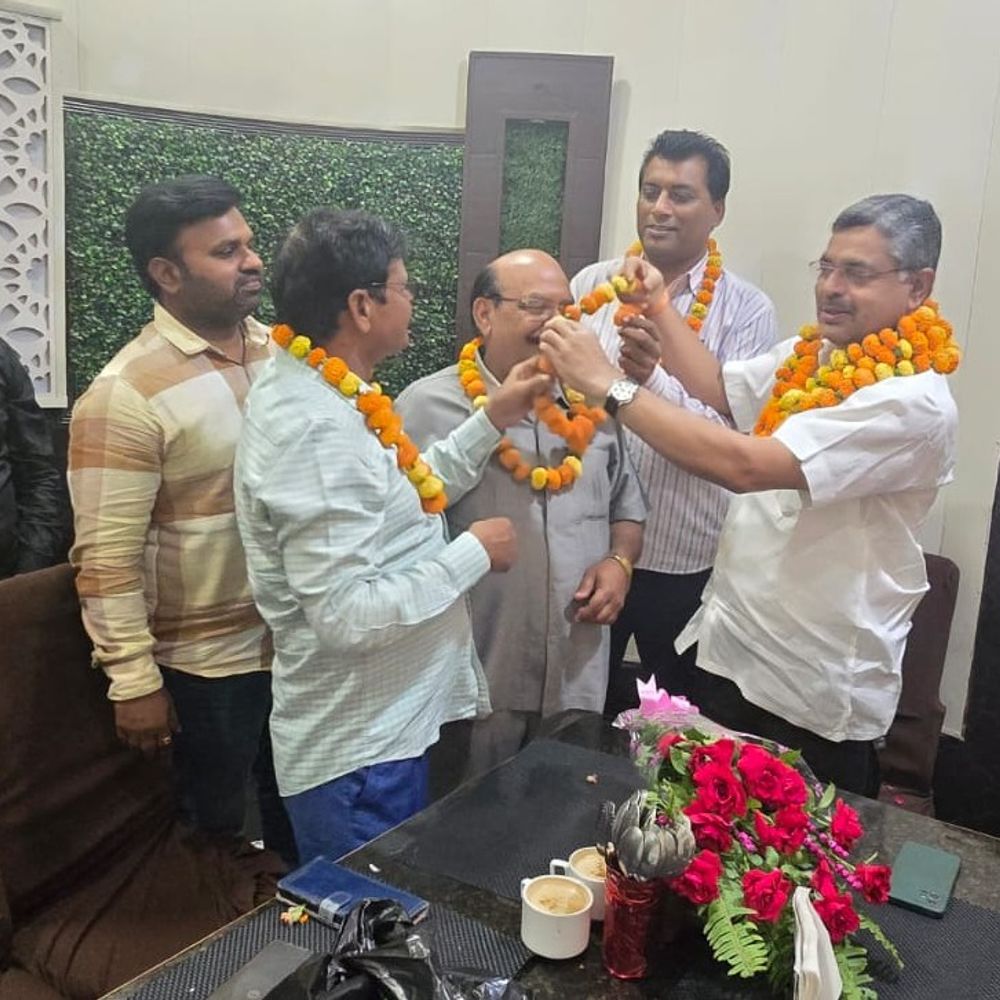 शिव ओम त्रिपाठी प्रदेश महामंत्री बने:हरदोई में ग्राम विकास अधिकारी संघ ने किया स्वागत, समस्याओं पर किया मंथन