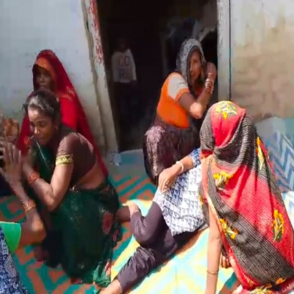 शाहजहांपुर में झोलाछाप की दवा से किसान की मौत:परिजनों ने गलत दवा देने का आरोप लगाया, तेज बुखार आया था