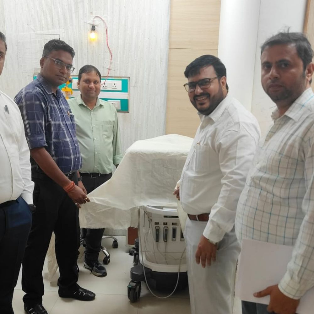 मथुरा हार्ट इंस्टीट्यूट में मिली अनियमितता:अधिकृत डॉक्टर की जगह अन्य कर रहा था जांच, अल्ट्रासाउंड मशीन सील