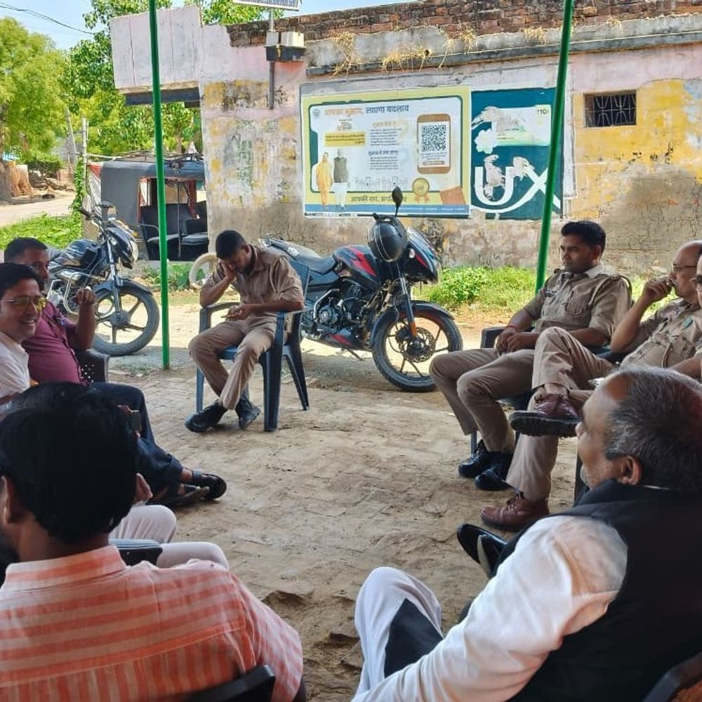 मिर्जापुर में करणी सेना जिलाध्यक्ष दिलीप हाउस अरेस्ट:AAP प्रदेश उपाध्यक्ष समेत मनीष सिंह हत्याकांड का विरोध करने बाबतपुर जा रहे थे