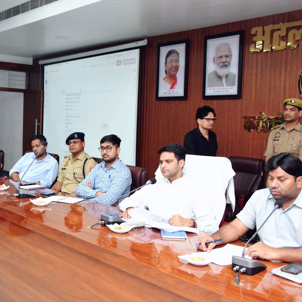 7 से 21 मई तक खुद ऑनलाइन कर सकेंगे स्व-गणना:देश में पहली डिजिटल जनगणना, सीडीओ ने अफसरों के साथ की बैठक
