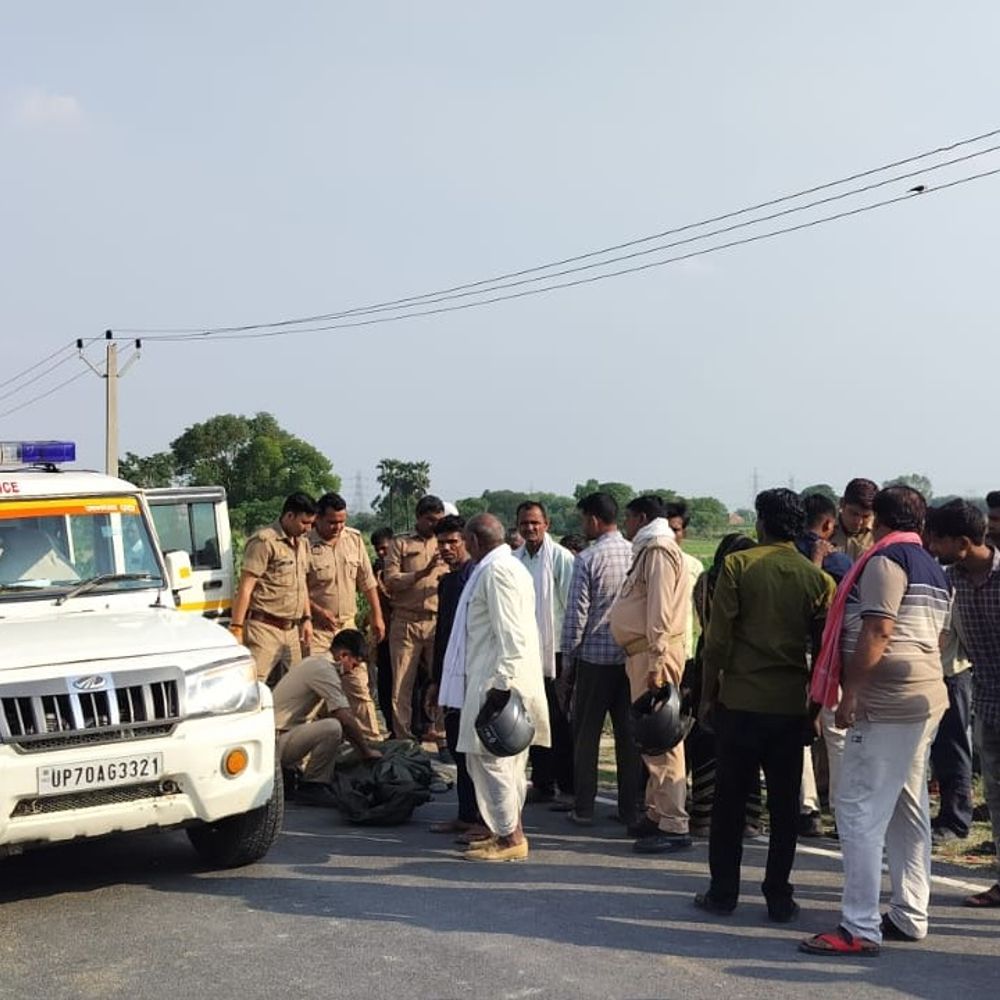 अज्ञात वाहन की टक्कर से जीजा की मौत, साला घायल:एटा में नगलां काजी के पास हुआ हादसा, सकीट क्षेत्र के नगला पूनी से लौट रहे थे