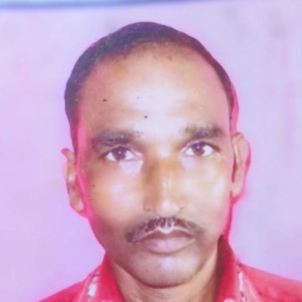 औरैया में लोडर की टक्कर से मजदूर की मौत:चालक लोडर लेकर फरार, काम के बाद सब्जी लेकर लौट रहे थे घर