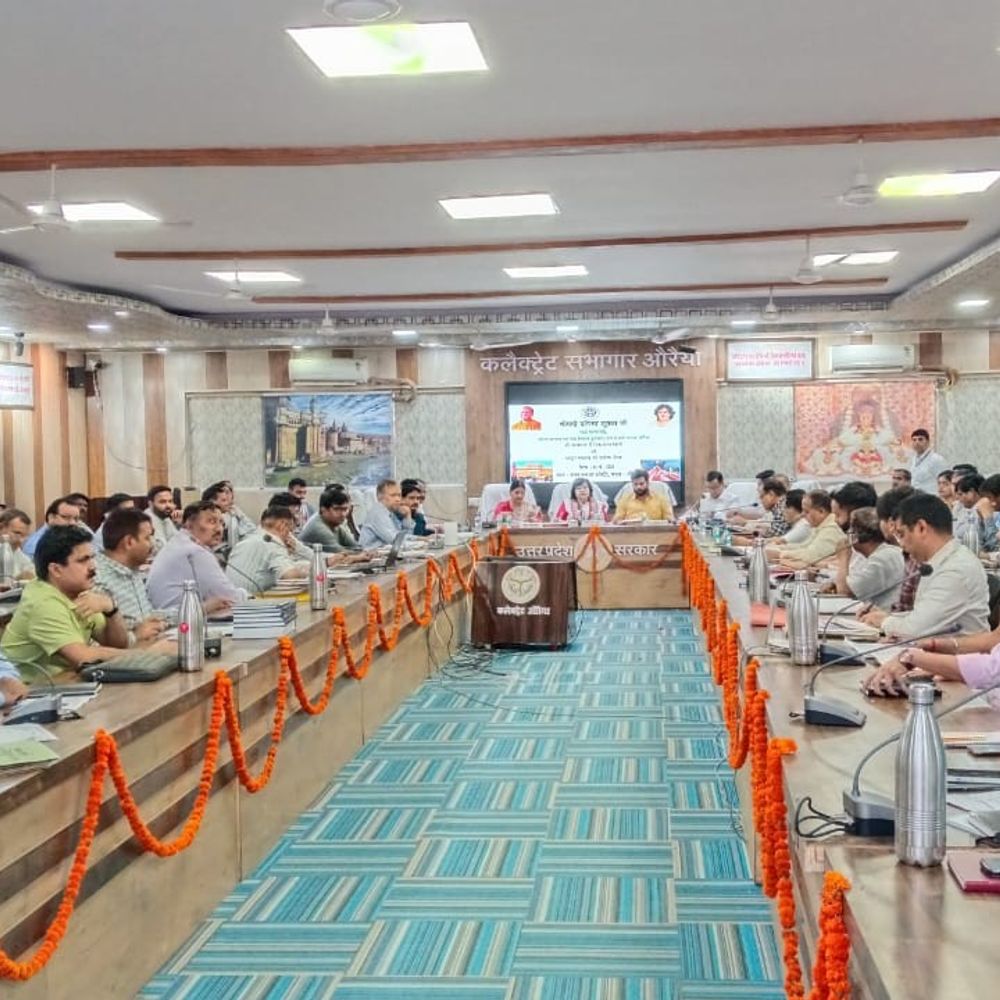 राज्य मंत्री प्रतिभा शुक्ला ने की विकास कार्यों की समीक्षा:औरैया में अधिकारियों को योजनाओं का लाभ सुनिश्चित करने के निर्देश