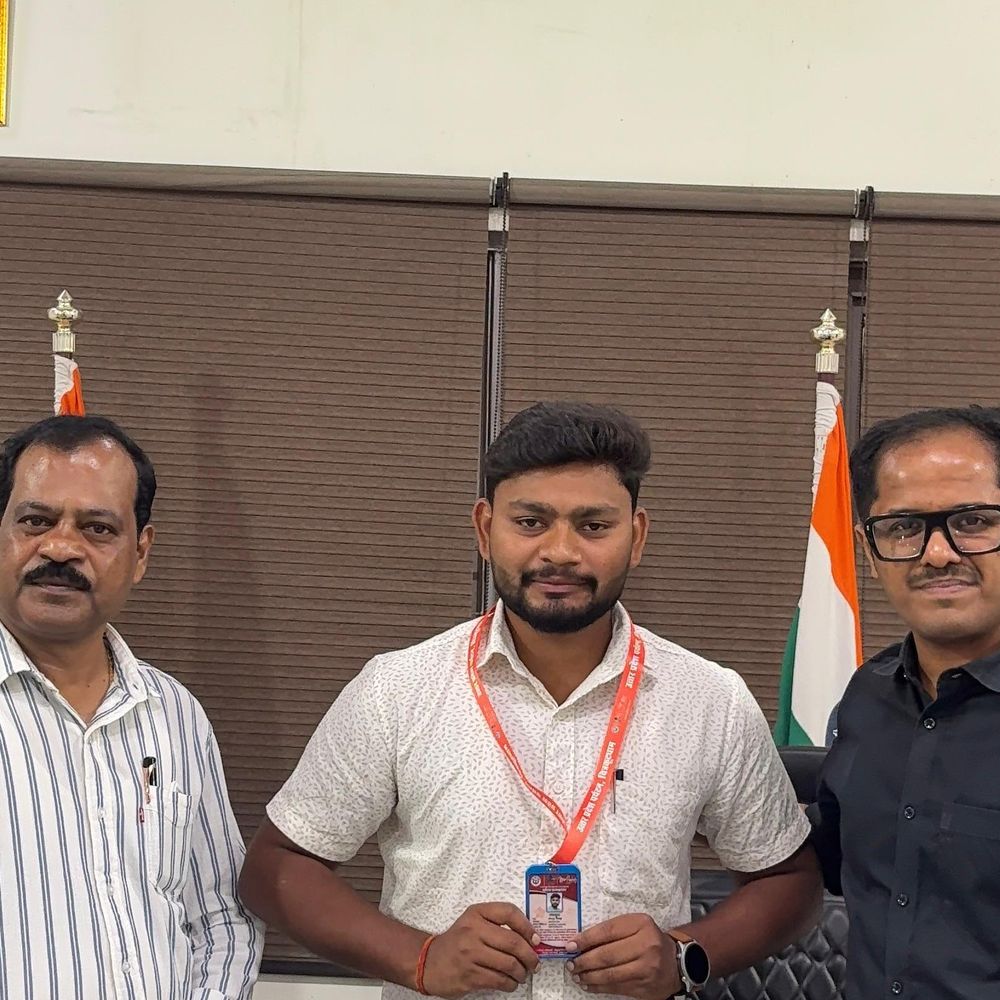 चित्रकूट में 6 सोशल मीडिया इन्फ्लुएंसर्स सम्मानित हुए:पर्यटन को बढ़ावा देने के लिए मिला 'पर्यटन इन्फ्लुएंसर' का दर्जा, आईडी कार्ड दिया गया