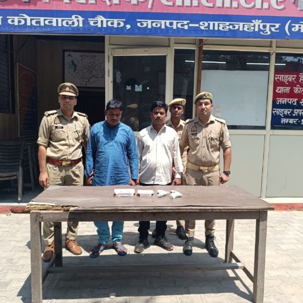 पुलिस से मुठभेड़ के दौरान दो आरोपी गिरफ्तार:एक आजमगढ़ दूसरा लखीमपुर का निवासी, एक पर दर्ज हैं 26 मुकदमे