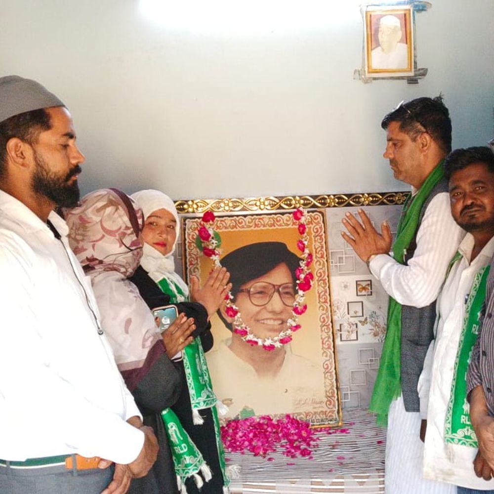 RLD नेताओं ने चौधरी अजीत सिंह को श्रद्धांजलि दी:रामपुर में पुण्यतिथि पर किसानों के हितों की रक्षा का लिया संकल्प