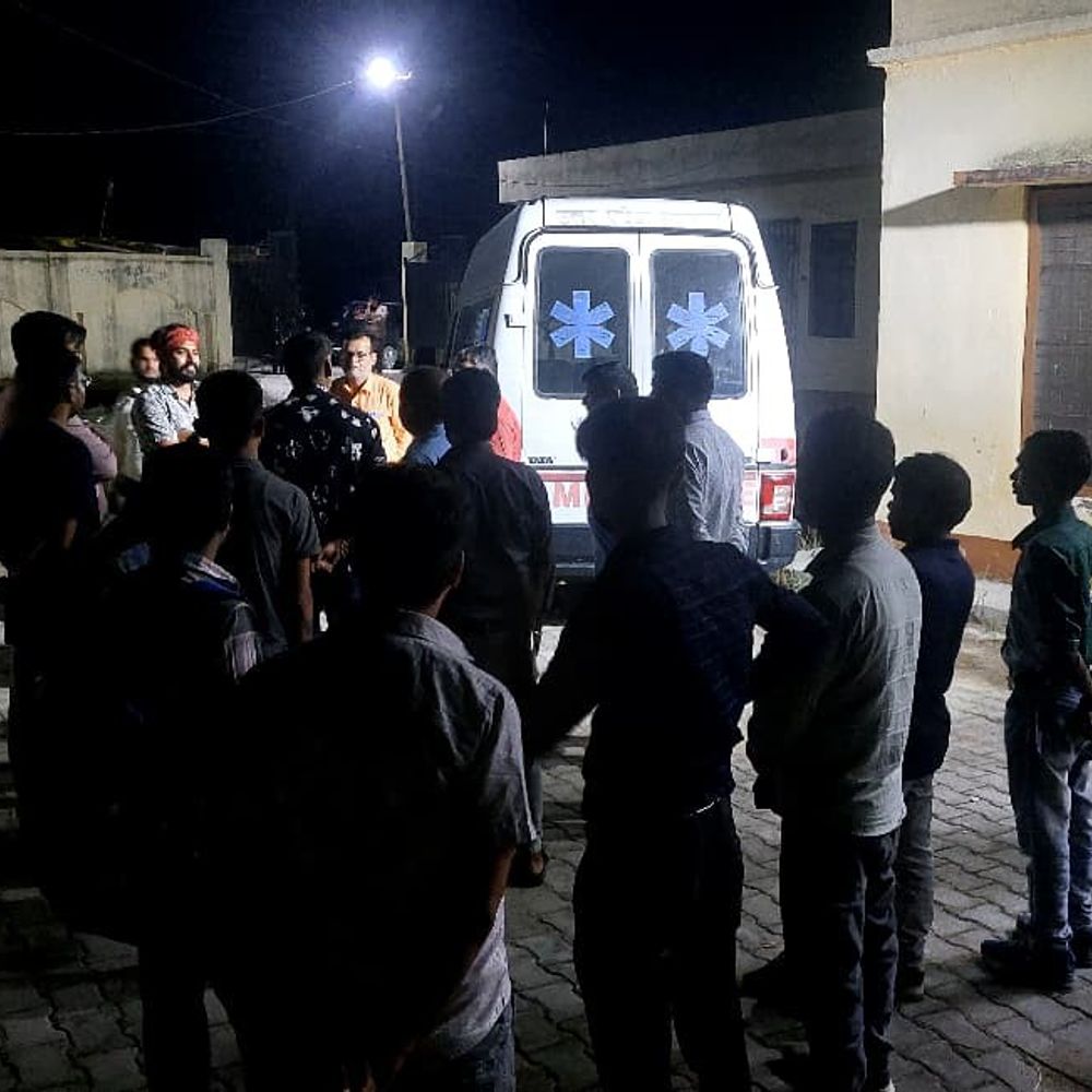 सोनभद्र मेडिकल कॉलेज में तैनात डॉक्टर की सड़क-हादसे में मौत:सह-नोडल अधिकारी की जिम्मेदारी संभाल रहे थे अनुभव मिश्रा