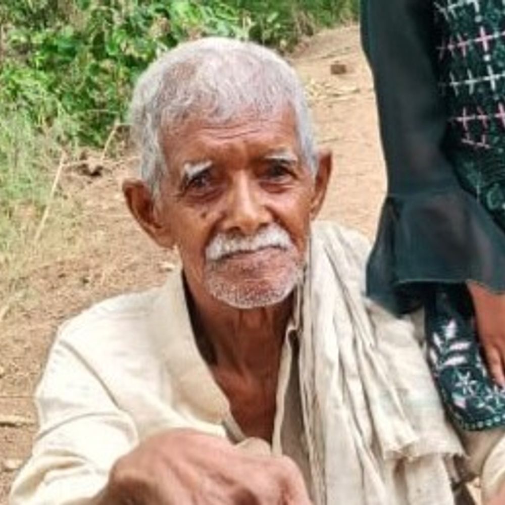 अलीगढ़ में एम्बुलेंस के इंतजार में बुजुर्ग ने तोड़ा दम:सड़क हादसे के बाद 45 मिनट तक नहीं पहुंची 108 सेवा, अस्पताल परिसर में गई जान