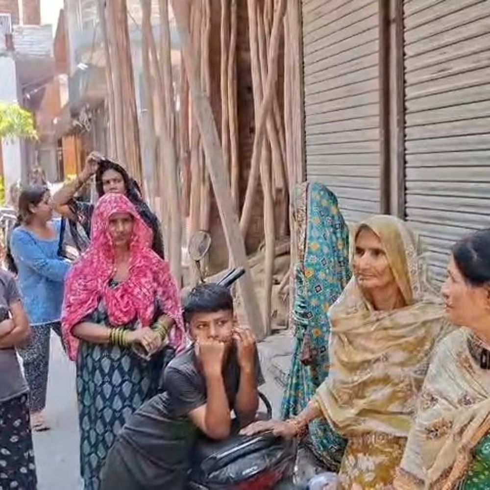 मथुरा में 6 महिलाओं से ठगी:12 दिन में गहने उतरवाकर फरार हुए ठग