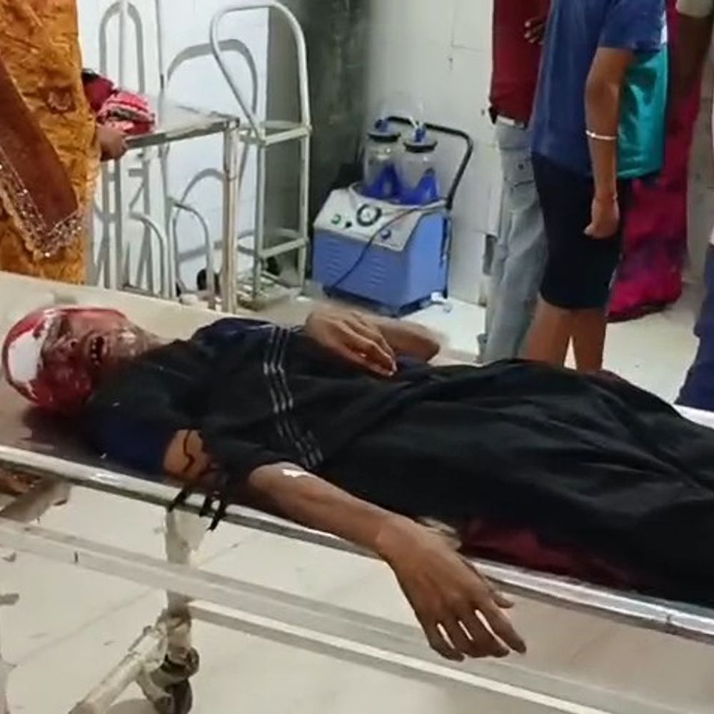 सीतापुर में पिकअप की टक्कर से व्यक्ति की मौत:हादसे के बाद चालक फरार, पुलिस मृतक की शिनाख्त में जुटी