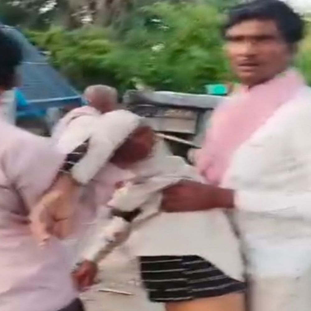 शाहजहांपुर में चाचा-भतीजे पर लाठी-डंडों से हमला:आरोपियों ने मरा समझकर छोड़ा, पुलिस जांच में जुटी