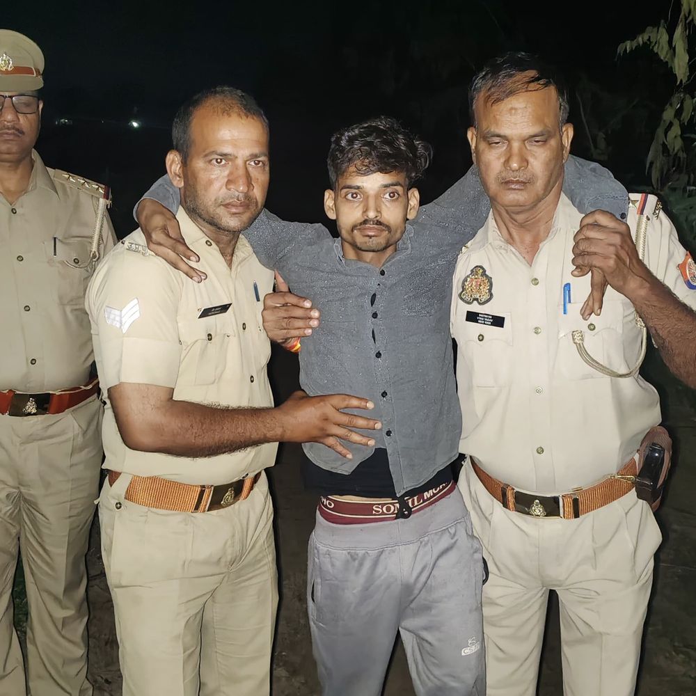 हरदोई में पुलिस मुठभेड़, 25 हजार का इनामी बदमाश घायल:लूट के गहने, अवैध असलहा और बिना नंबर बाइक बरामद