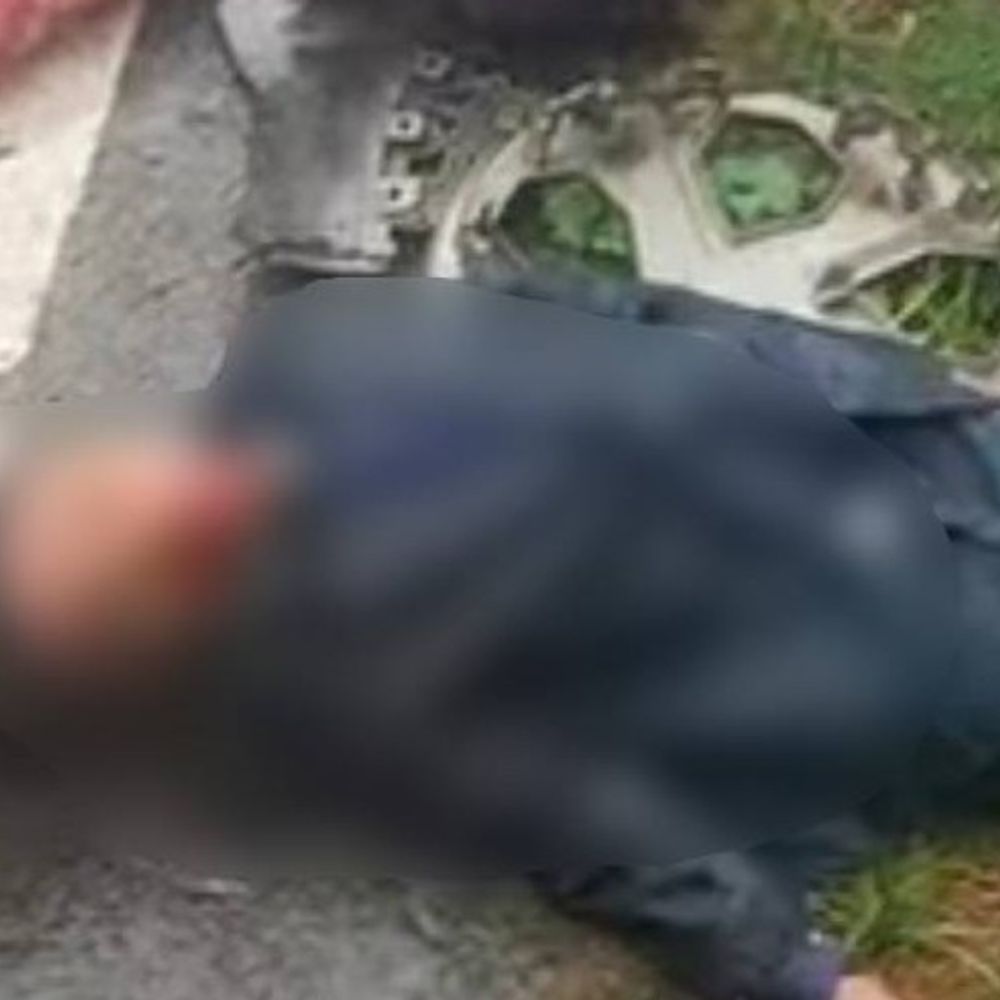 तेज रफ्तार कार की टक्कर से मासूम की मौत:महराजगंज में माता-पिता के साथ बाइक से घर लौट रहा था, दोनों गंभीर घायल