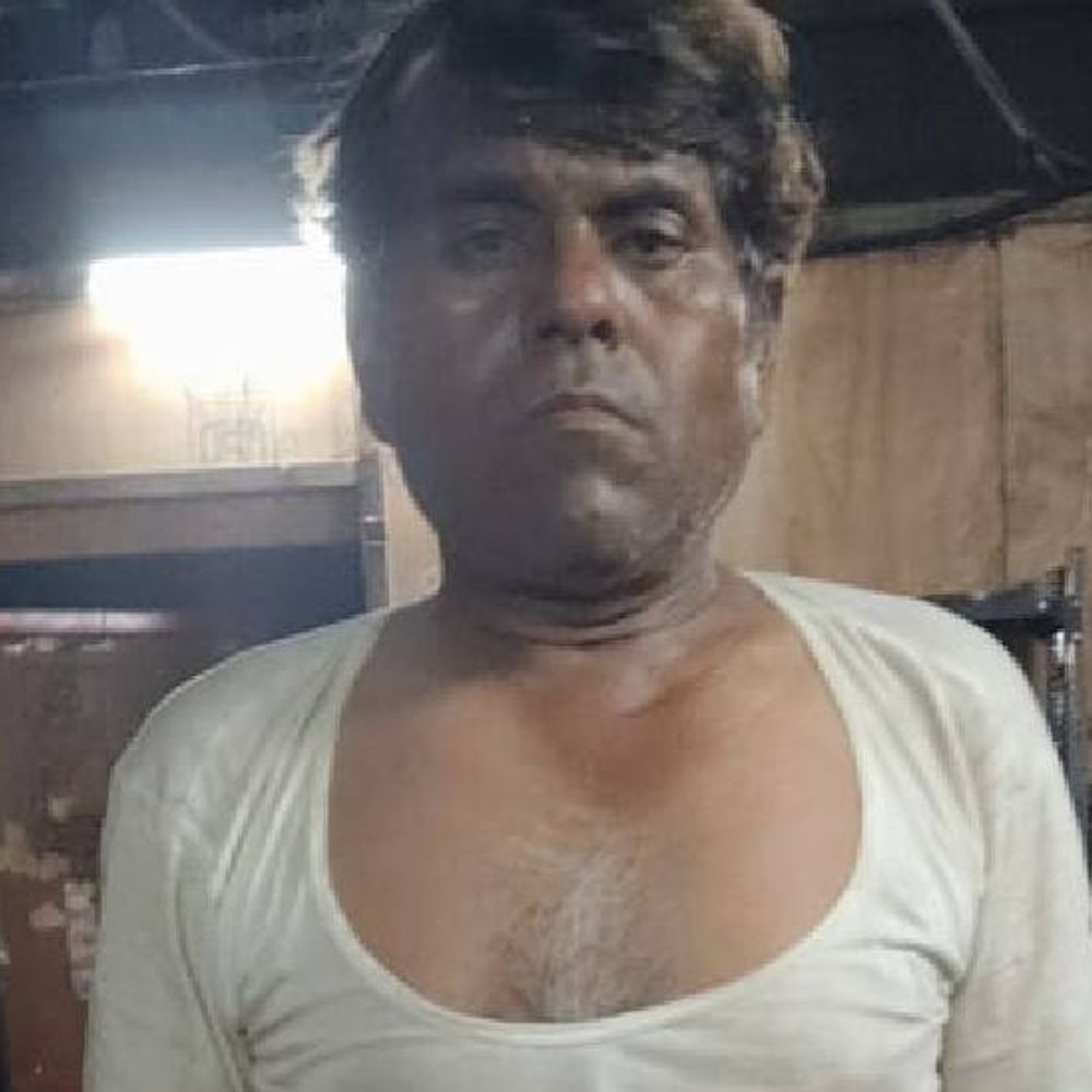 आगरा में खोज रहे थे, झांसी में मिली लाश:मुंबई से घर लौट रहा था सिक्योरिटी गार्ड, फोन से हुई शिनाख्त