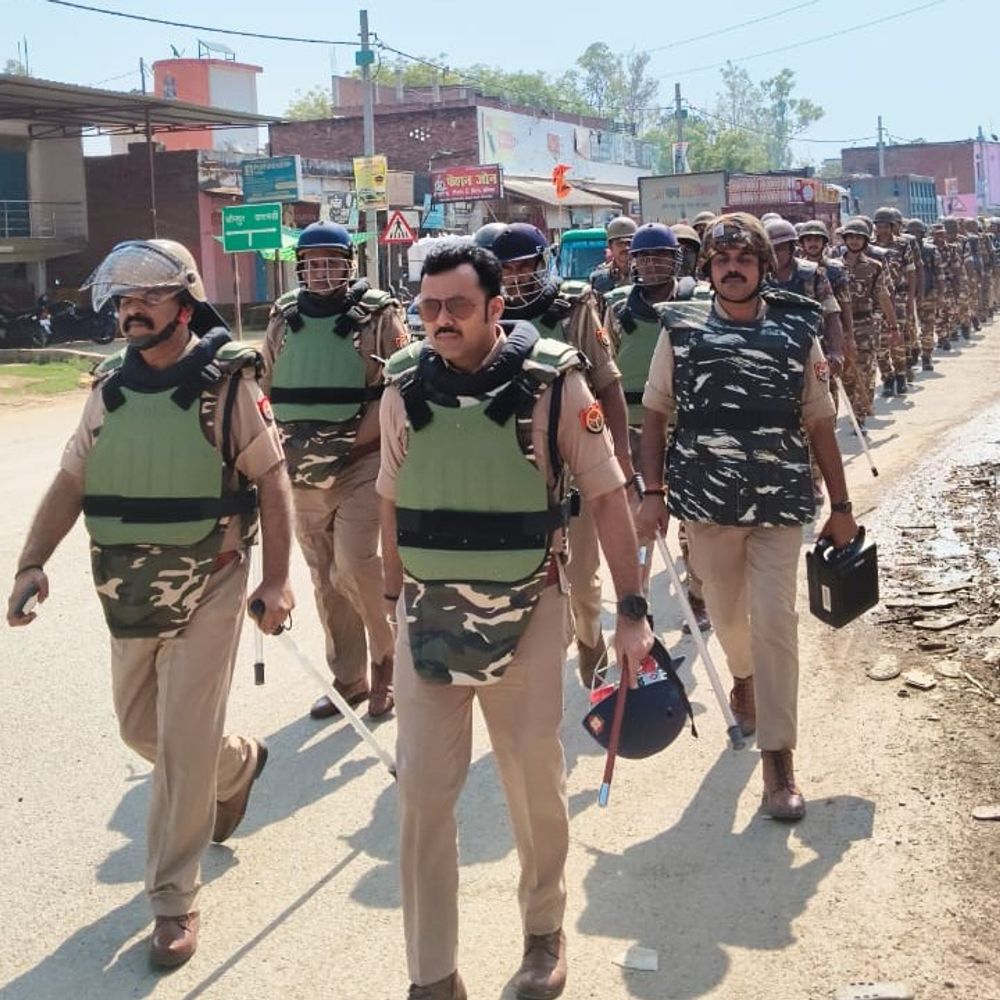 वाराणसी पुलिस ने रोकी मनीष-हत्याकांड में न्याय-जुलूस की राहें:एयरपोर्ट-बड़ागांव के रास्ते 10 किमी लॉक, 3 IPS-8 PPS समेत 500 पुलिसकर्मी तैनात