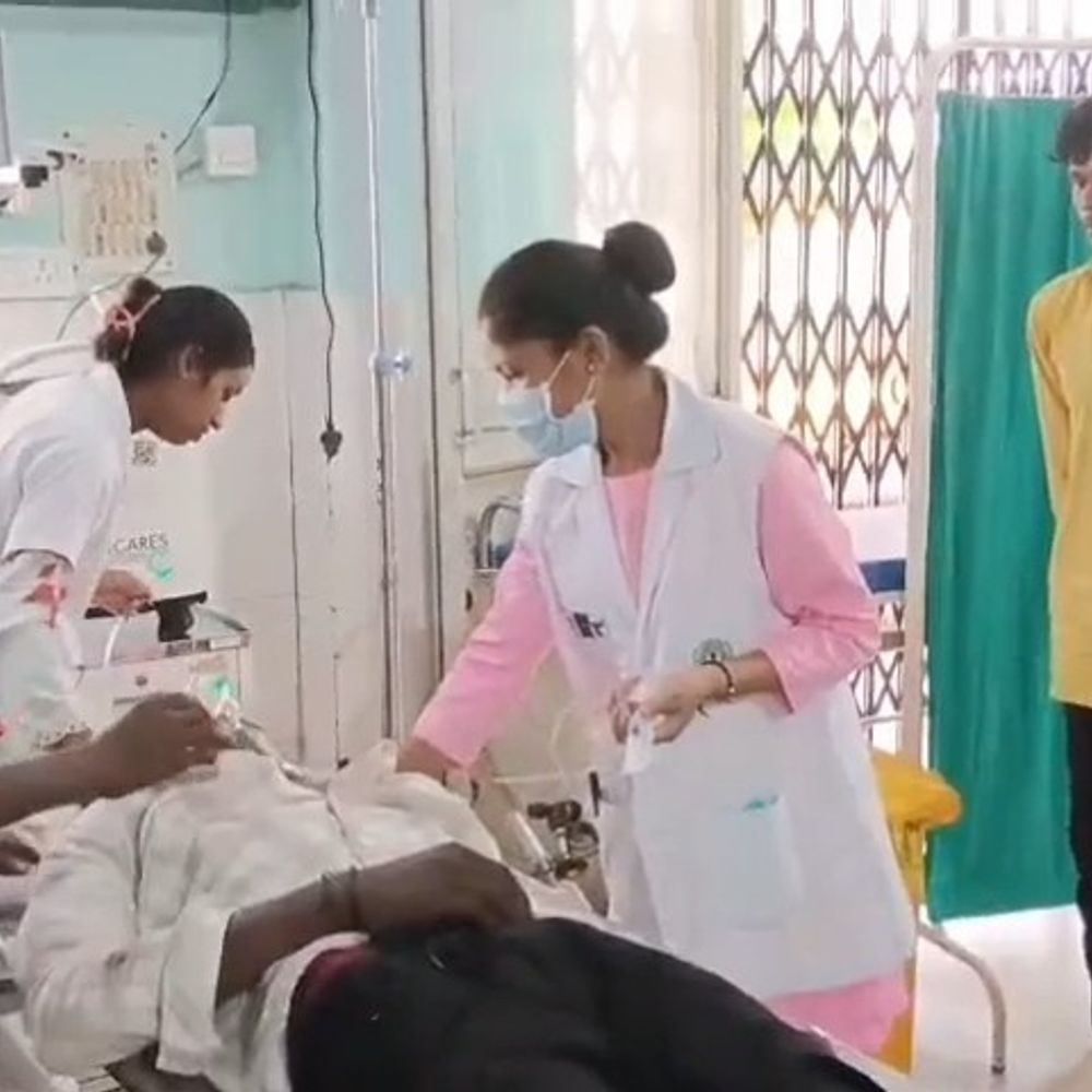 गुमला में दो बाइक की टक्कर, तीन घायल:  दो गंभीर रूप से जख्मी, रिम्स रेफर किए गए; किसी ने नहीं पहना था हेलमेट – Gumla News