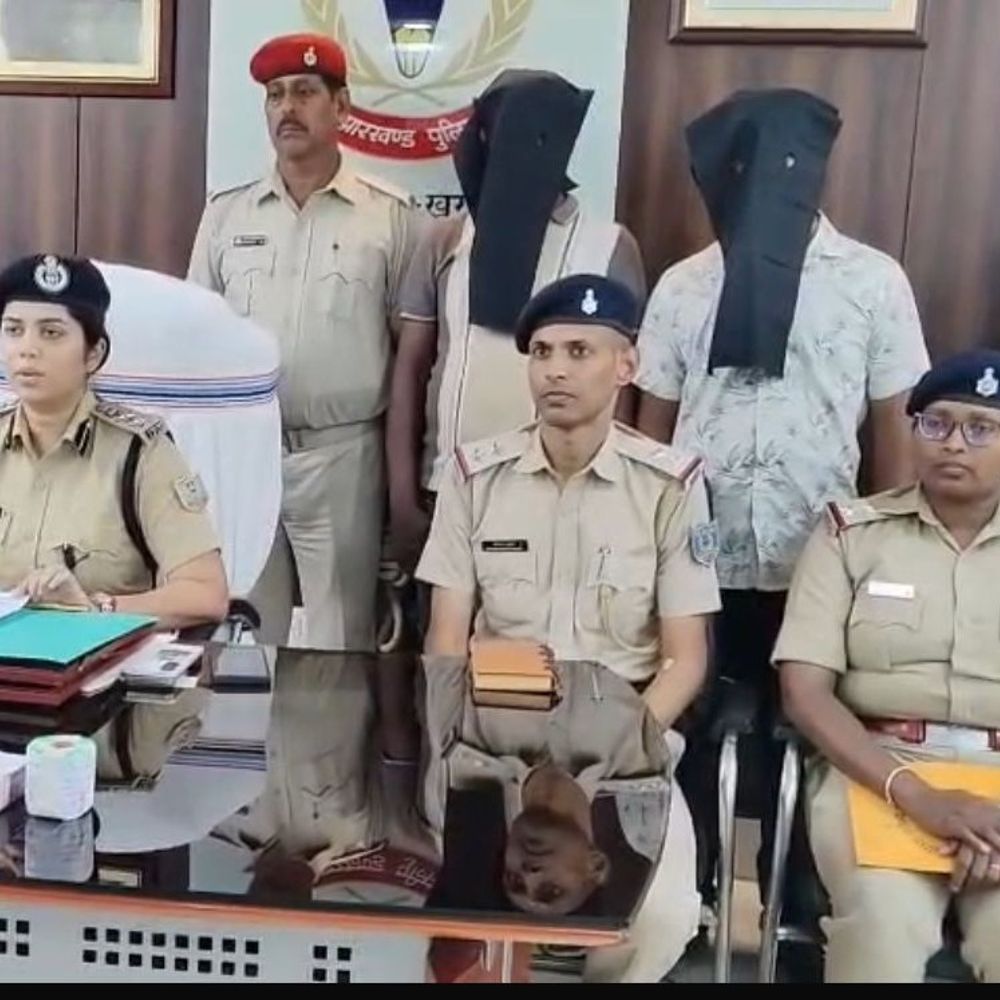 कपाली में ब्राउन शुगर का बड़ा नेटवर्क बेनकाब:  एक महिला सहित तीन लोग गिरफ्तार, साढ़े 16 लाख रुपए का ब्राउन शुगर बरामद – saraikela kharsawan News