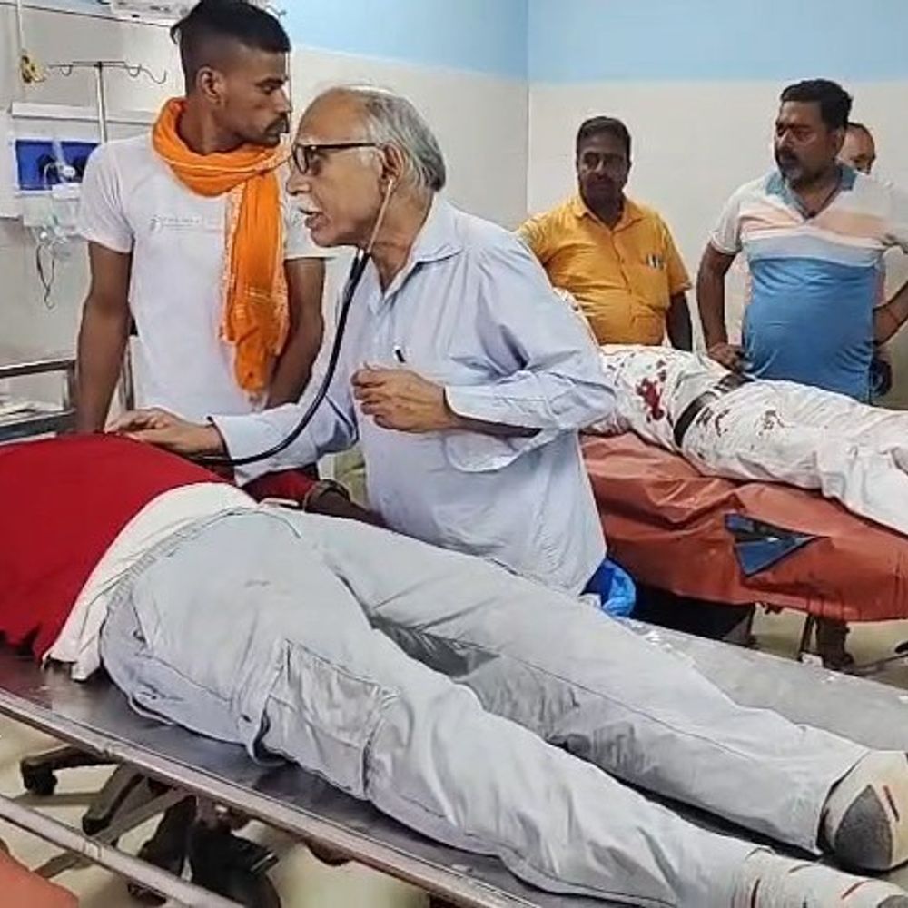 भोजपुर में रोड क्रॉस कर रही गाय से टकराई बाइक:  चचेरी बहन की शादी के लिए लड़का देखने जा रहे युवक की मौत, बुजुर्ग समेत 2 घायल – Bhojpur News