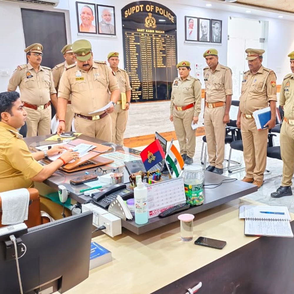 IGRS निस्तारण में लापरवाही पर सिपाही निलंबित:संतकबीरनगर एसपी ने की कार्रवाई, कहा- केवल कागजी खानापूर्ति नहीं होना चाहिए