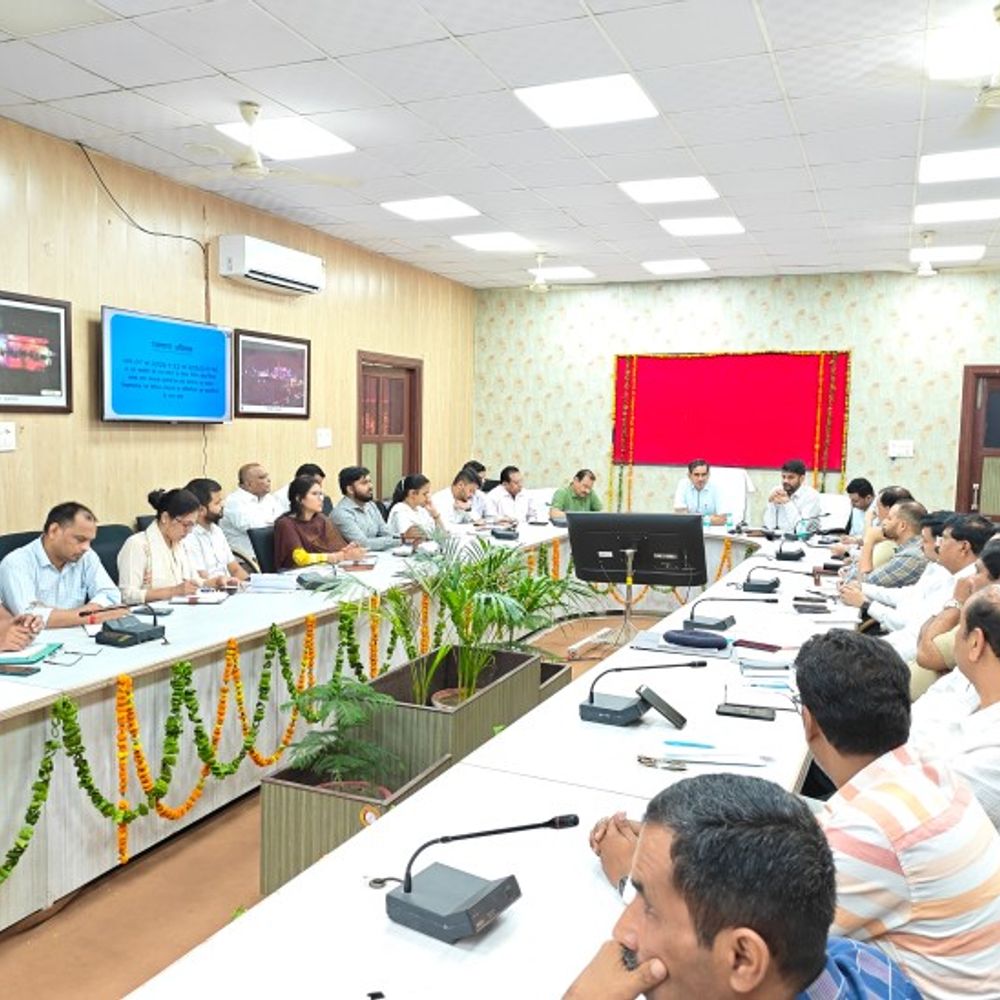 आज से शुरू होगी जनगणना:मोबाइल एप के जरिए डिजिटली होगी जनगणना,मथुरा में DM ने अधिकारियों को दिया प्रशिक्षण