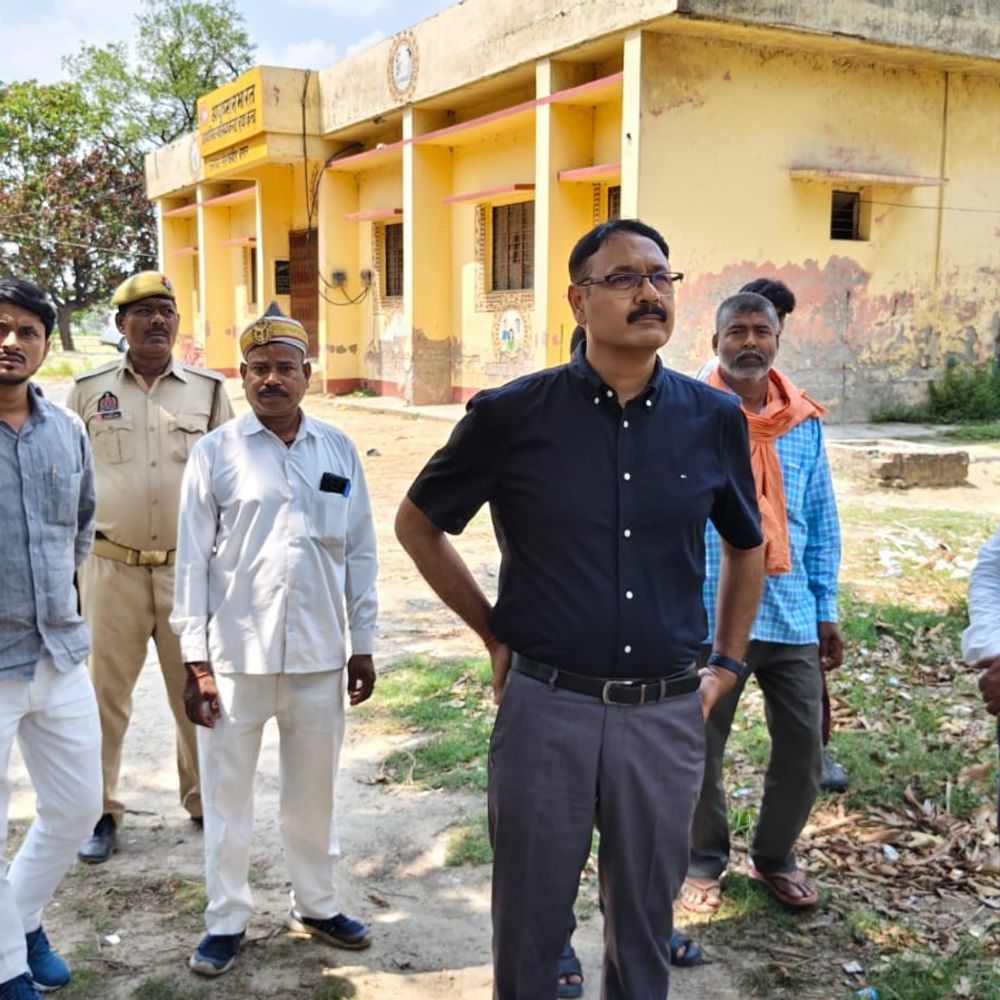 घोटाले में फंसे प्रधान, तीन सचिव और तकनीकी सहायक:संतकबीरनगर डीएम ने कार्रवाई के निर्देश दिए, 32.53 लाख रुपए का गबन किया