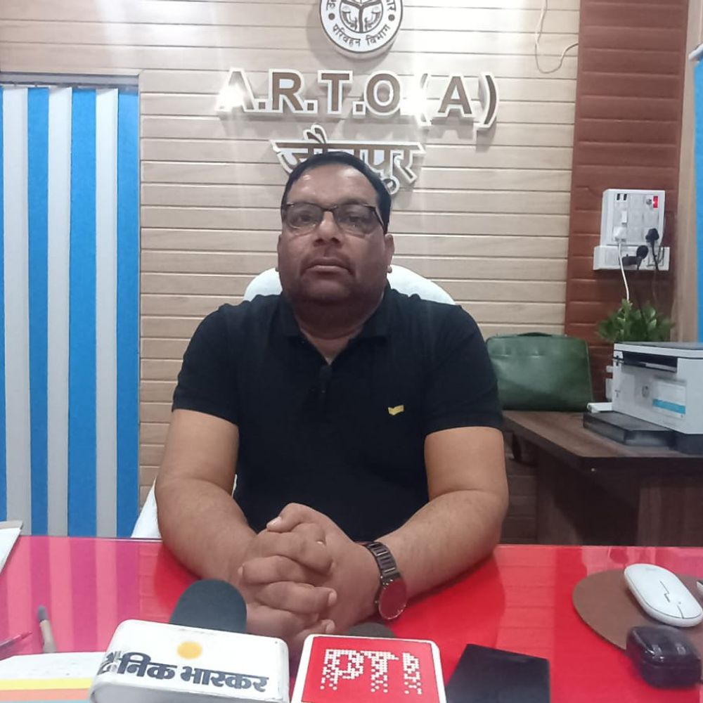 जौनपुर में 400 से अधिक बसों में परमिट नहीं:सड़कों पर दौड़ रहीं, परिवहन विभाग ने शुरू की फिटनेस सुविधा