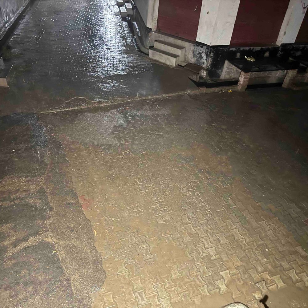 आंधी-बारिश से बदला मौसम, तापमान गिरा:कई इलाकों में बिजली आपूर्ति बाधित, गर्मी से राहत मिली
