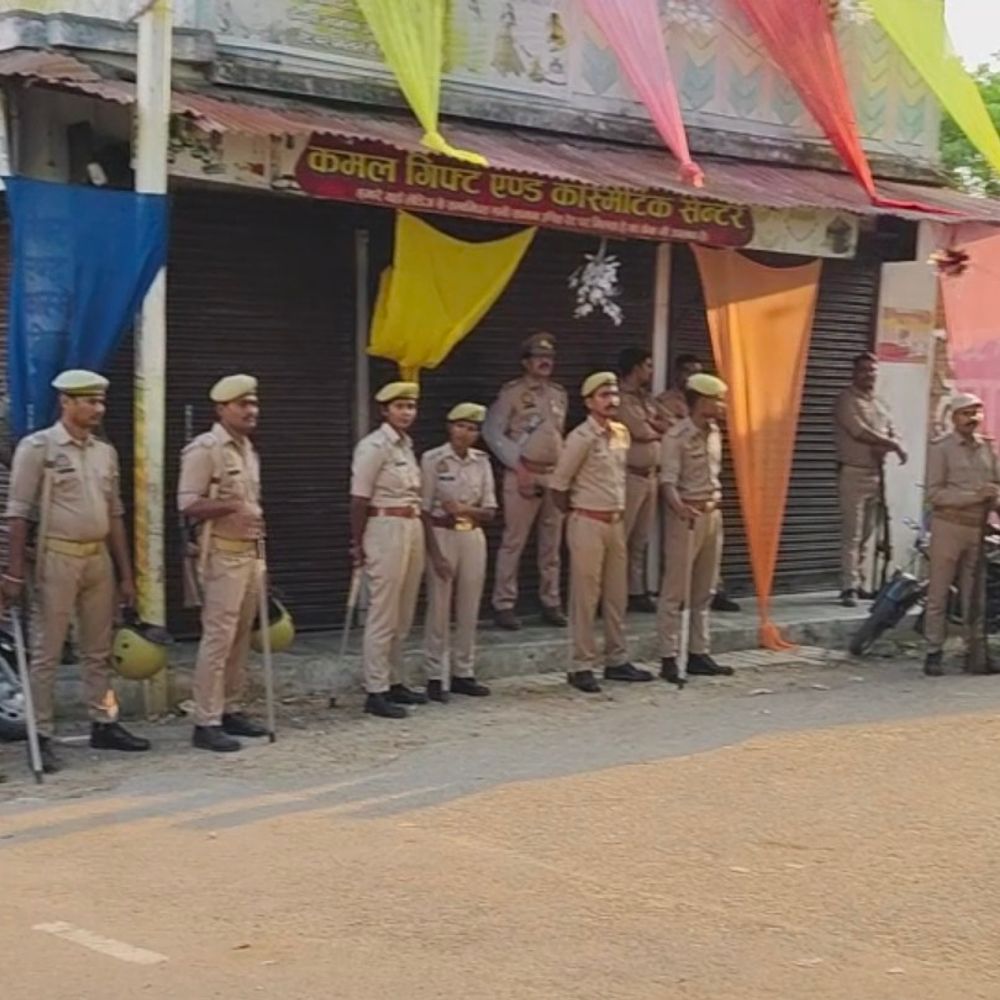 कौशांबी में पूर्व प्रधान की गोली मारकर हत्या:चार दिन बाद भी गिरफ्तारी नहीं, परिजन बोले- आरोपियों के घर चले बुलडोजर