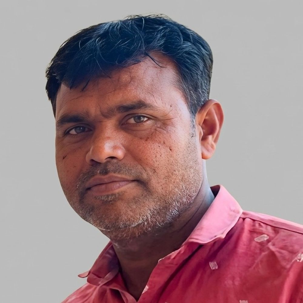 नीमच में करंट लगने से व्यक्ति की मौत:जेसीबी से टकराकर टूटा हाईटेंशन तार, छत पर सफाई कर शख्स पर गिरा