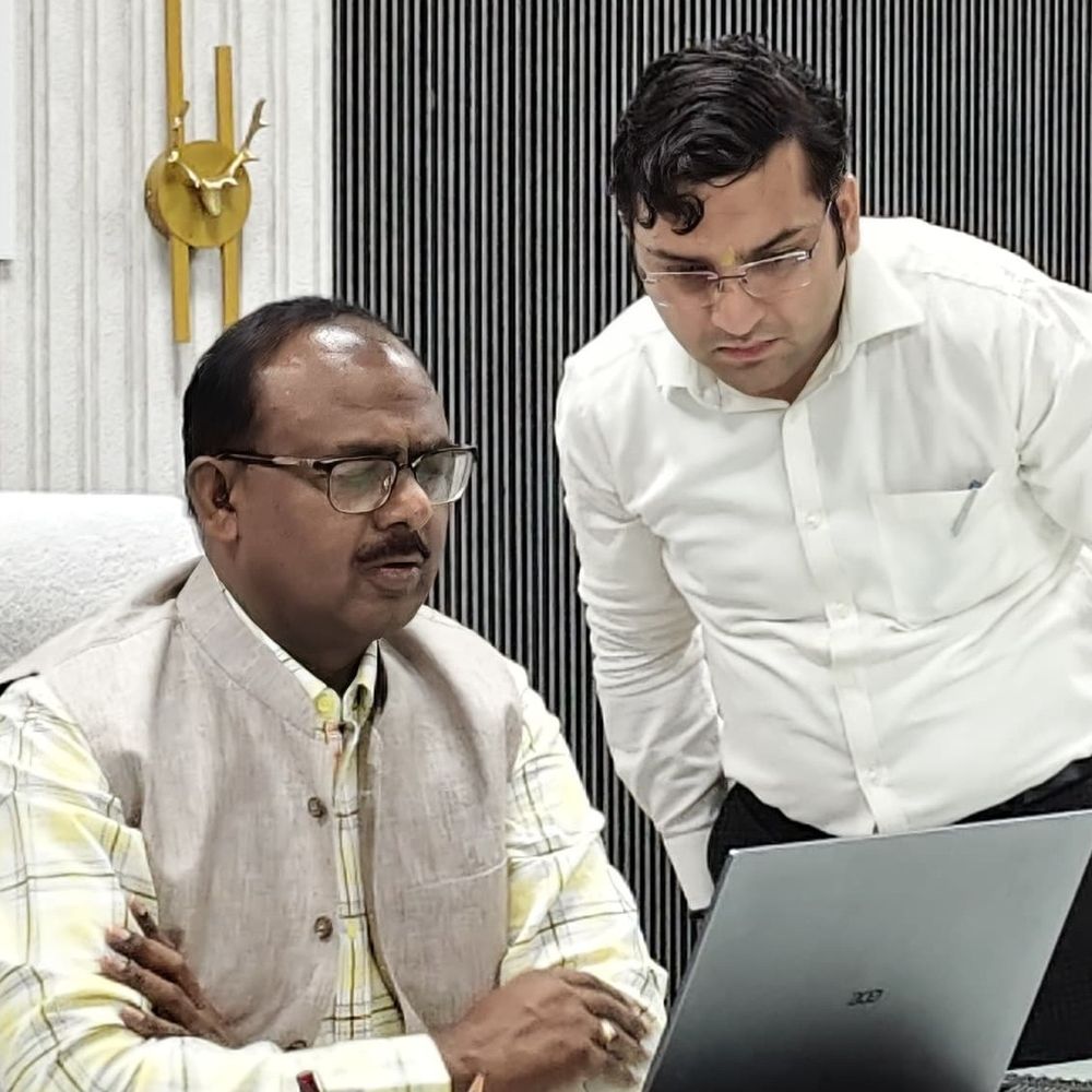 फिरोजाबाद में डिजिटल जनगणना शुरू:डीएम ने दर्ज किया पहला विवरण, बोले- किसी भी स्तर पर लापरवाही बर्दाश्त नहीं होगी