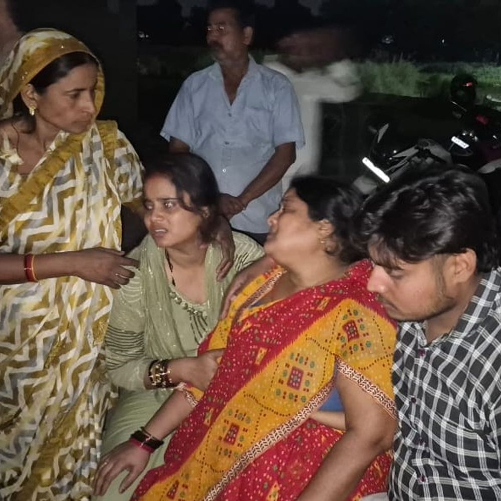 गंगा में डूबे दो युवकों के देर रात शव मिले:चंदन घाट पर स्नान के दौरान हुआ था हादसा, परिजनों में मचा कोहराम