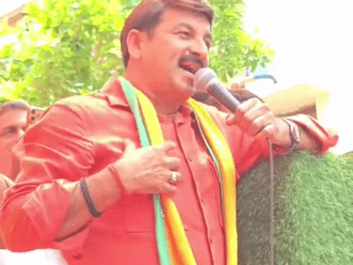 पंचकूला में भोजपुरी सिंगर मनोज तिवारी ने सुनाया लिपस्टिक सॉन्ग:  बोले-पूर्वांचली लोगों को भगाना चाह रही कांग्रेस, बंगाल में भी फैलाया था भ्रम – Panchkula News