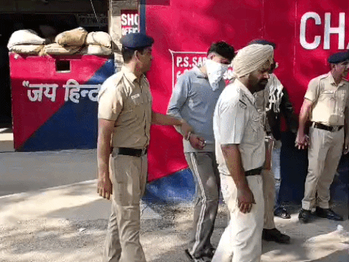 चंडीगढ़ में नशा और शराब तस्करी में 3 गिरफतार:  एक भेजा जेल, दूसरा पुलिस रिमांड पर, लुधियाना-अमृतसर से कम कीमत पर हेरोइन खरीदकर लाते – Chandigarh News