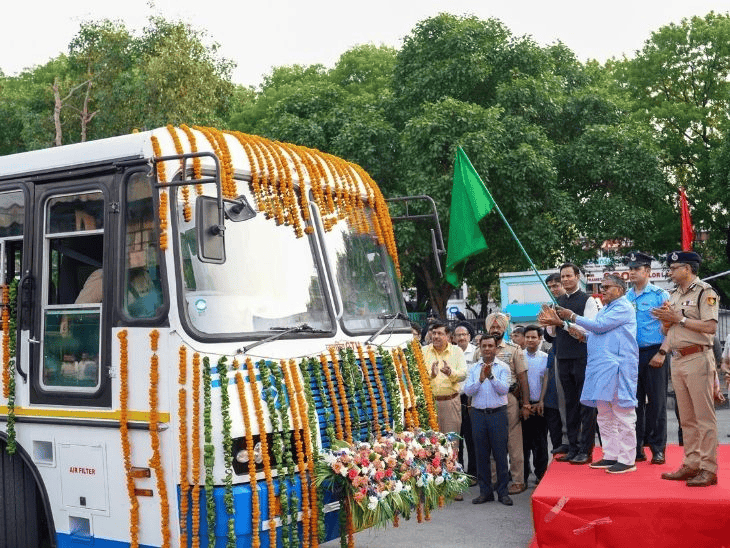 चंडीगढ़ प्रशासक ने 40 नई बसों को दिखाई हरी झंडी:  बोले- सप्ताह में एक दिन निजी वाहन छोड़ें, 2027 तक डीजल बसें हटेंगी – Chandigarh News