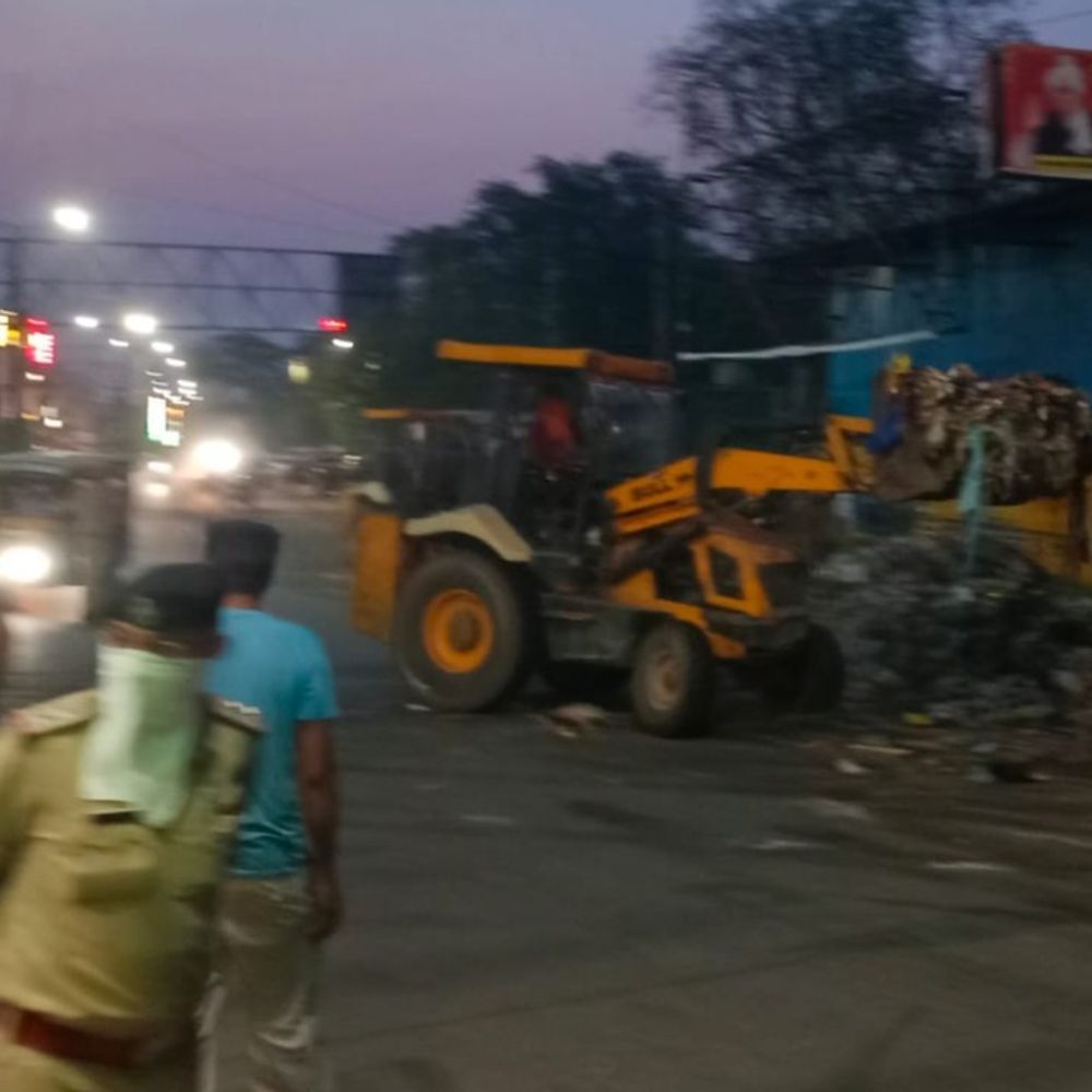सिरसा में 30 से ज्यादा सफाई कर्मचारी हिरासत में लिए:  कुछ देर बाद छोड़ा, पुलिस सुरक्षा में उठवाया कचरा, कर्मचारियों ने निकाला पैदल मार्च – Sirsa News