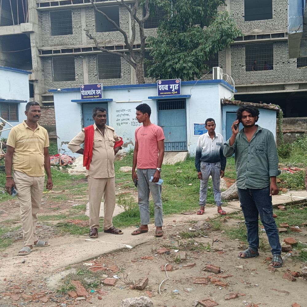 ट्रक-बाइक की टक्कर में 2 युवकों की मौत:मधुबनी में रेस्टोरेंट से खाना खाकर लौट रहे थे 6 युवक, एक घायल
