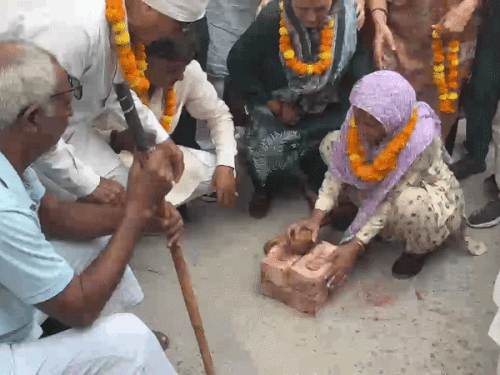बहादुरगढ़ में विकास कार्यों के श्रेय को लेकर सियासत:  विधायक के प्रस्तावित उद्घाटन से पहले ही पार्षद ने शुरू करवाया 60 लाख की गली का निर्माण – Jhajjar News