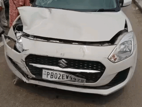 अमृतसर मेहता रोड पर कार और बाइक की टक्कर:  नशे में होने का आरोप, एक फरार, पुलिस जांच में जुटी – Amritsar News